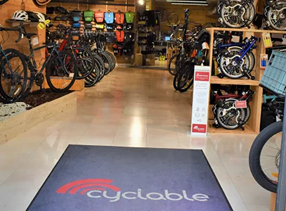 Intérieur magasin de vélos Poitiers